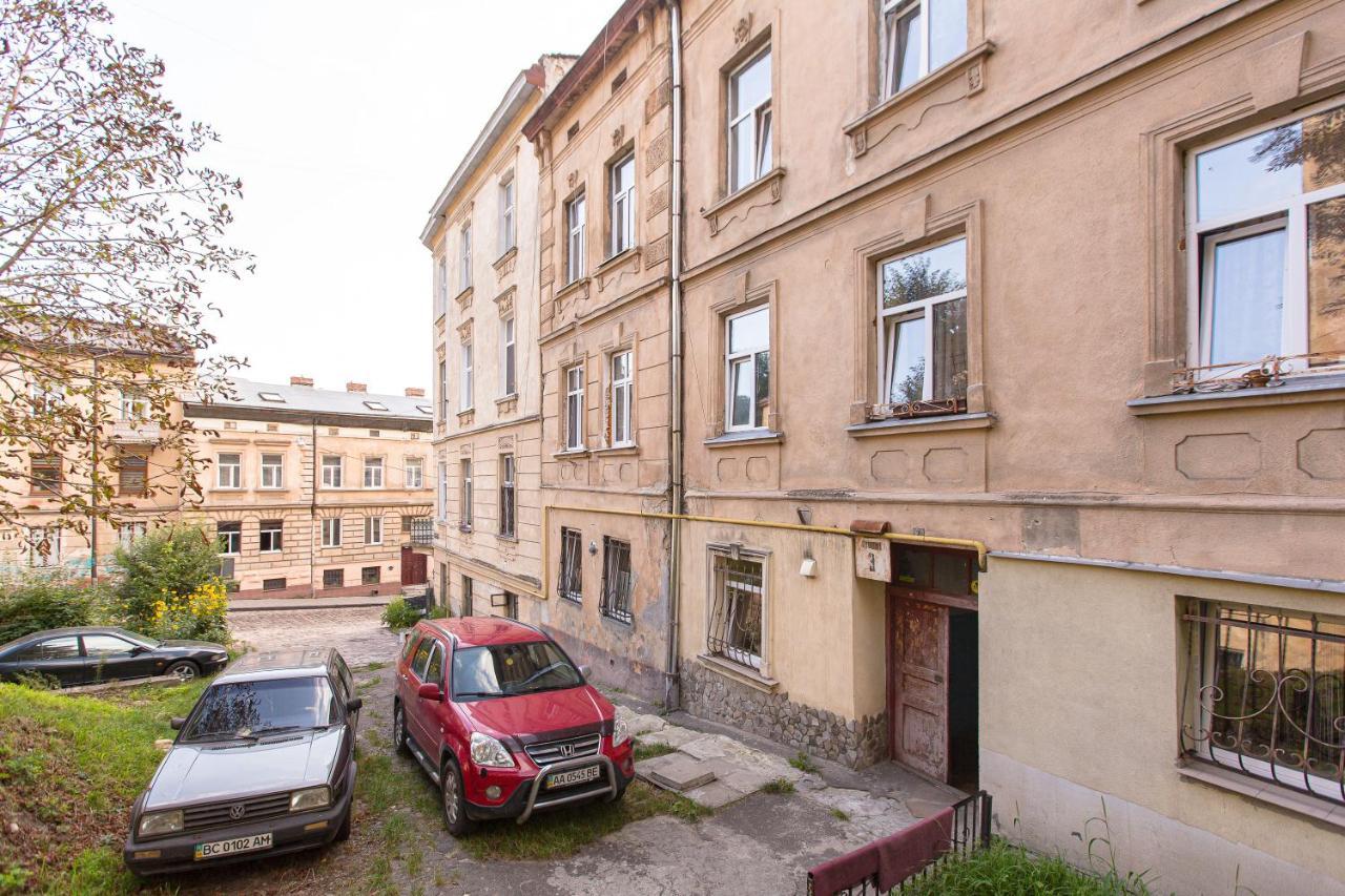 Квартира Подобово Вулиця Сходова 3 Бічна Ужгородської Біля Високого Замку リヴィウ エクステリア 写真